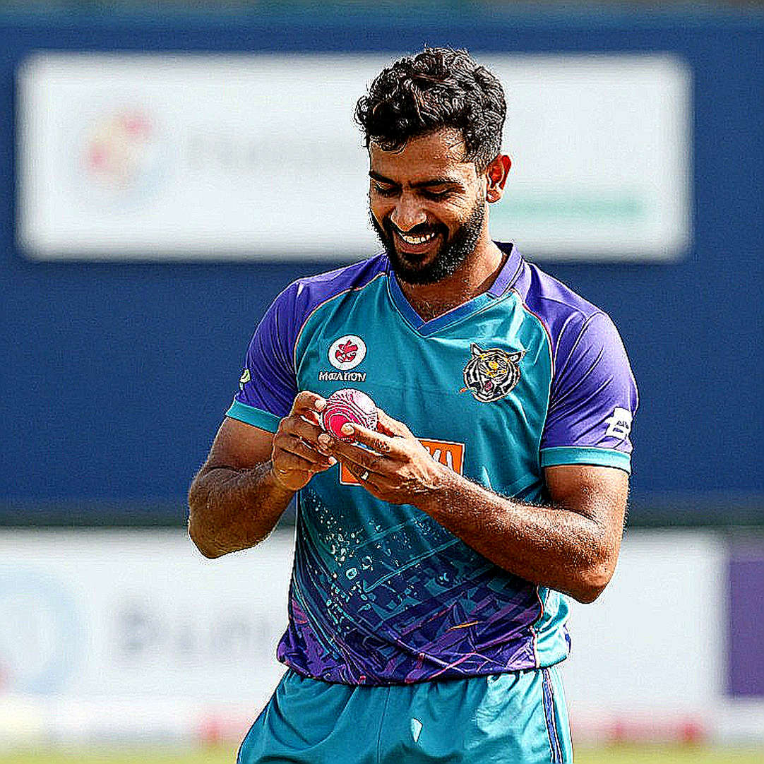 ১৩ উইকেটের দিনে অস্ট্রেলিয়ার ধস: স্কোরবুকে যে গল্প লুকিয়ে ছিল