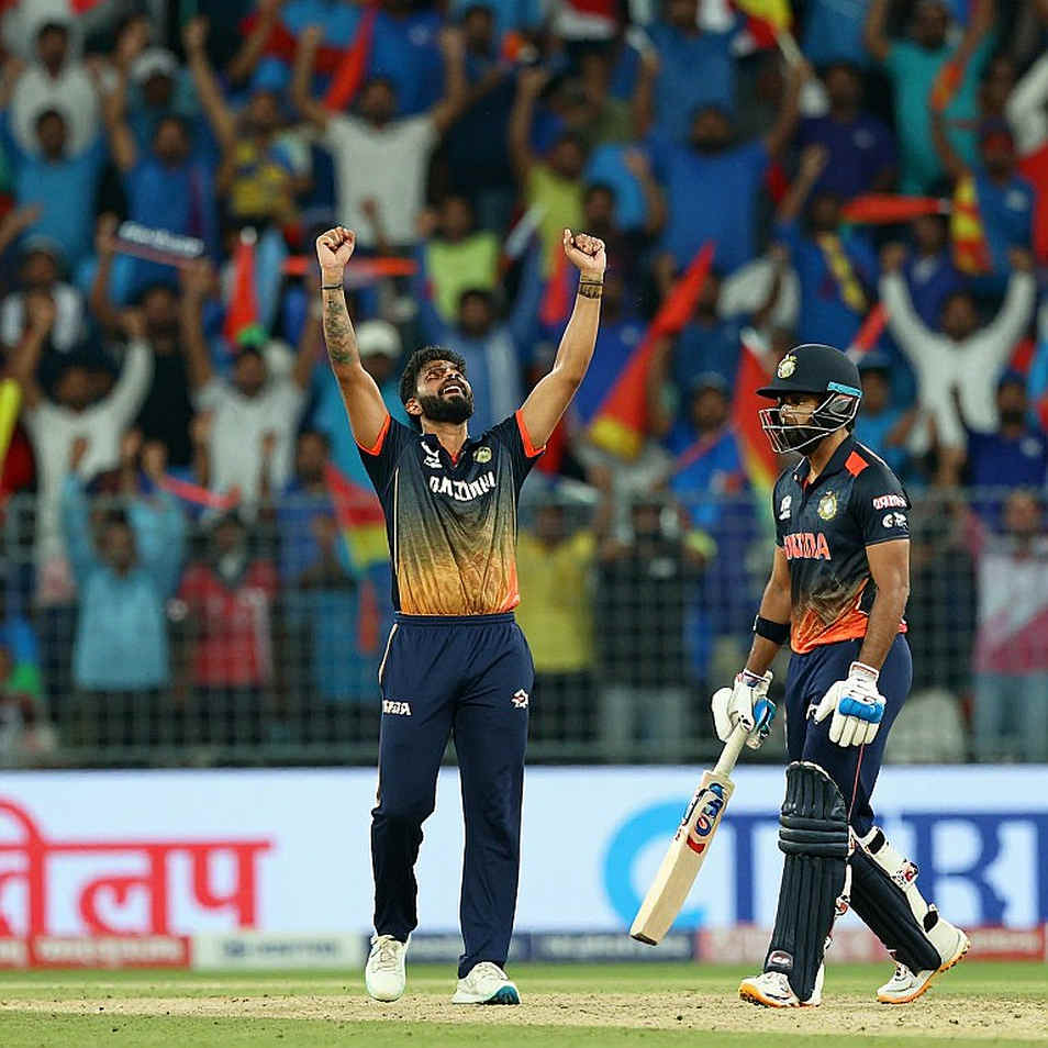দুই মিনিটের ঘড়ি: টাইমড আউট থেকে ডিআরএস — এশিয়ার ক্রিকেটে আম্পায়ারের সিদ্ধান্ত-বৃক্ষ কীভাবে বদলাচ্ছে
