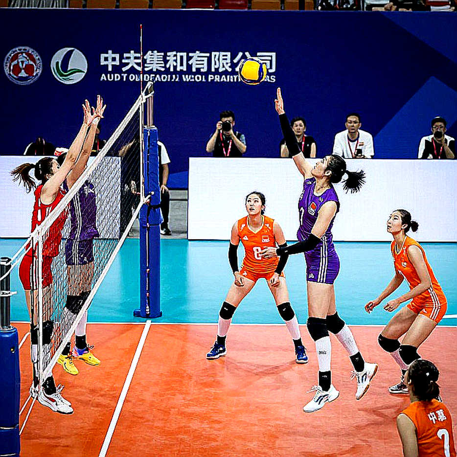৬৮৫ ভক্ত নিষিদ্ধ, তারপর নতুন চাকরি: ওল্ড ট্র্যাফোর্ডে লড়াইটা কালোবাজারের নয়, নিয়ন্ত্রণের