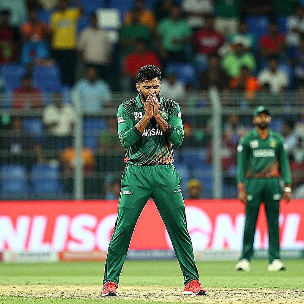 আমিরাতের মাঠে দুই দিনের খসড়া: ৭৮.১ ওভারে ২৩৪ রানে থেমে যাওয়া মিরাজদের প্রথম পাঠ আমিরাতের মাঠে দুই দিনের খসড়া: ৭৮.১ ওভারে ২৩৪ রানে থেমে যাওয়া মিরাজদের প্রথম পাঠ