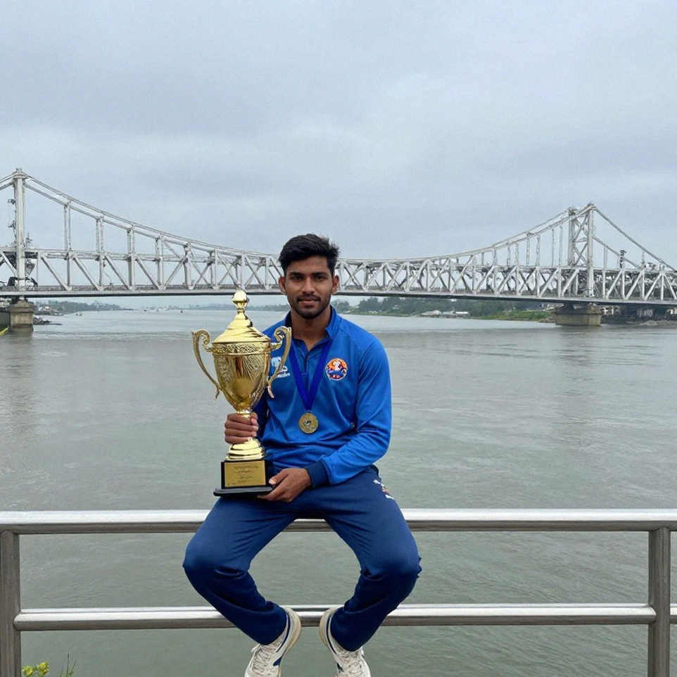 ইসরার হুসাইনের ৫ উইকেট শিকার, প্রেসিডেন্টস ট্রফিতে শীর্ষে পিটিভি