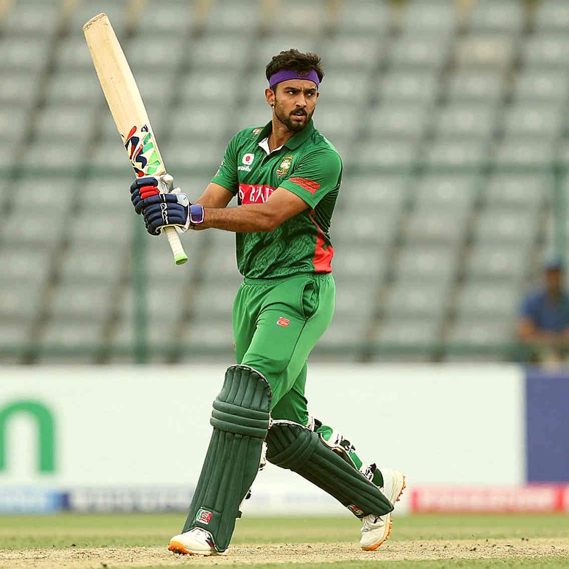 ছয় উইকেট, একটা কেক আর বোর্ডের ক্যামেরা: হাসান মাহমুদের জন্মদিনে যে সংখ্যাটা কেউ বলেনি